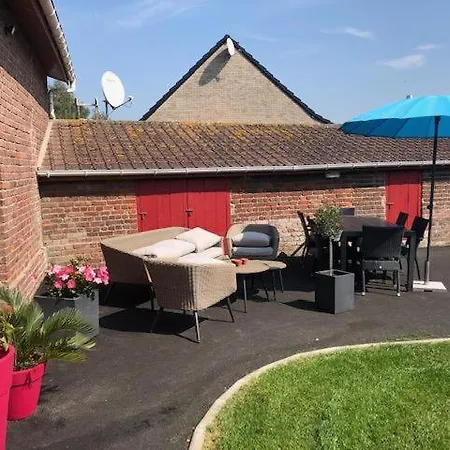 Les Volets Rouges Дом отдыха *