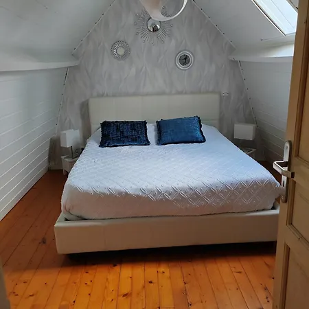 Дом отдыха Les Volets Rouges *